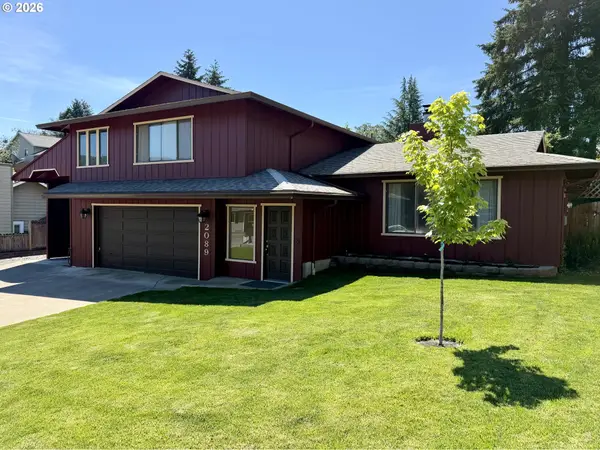 2089 NW Sunberry Dr, Roseburg, OR 97471