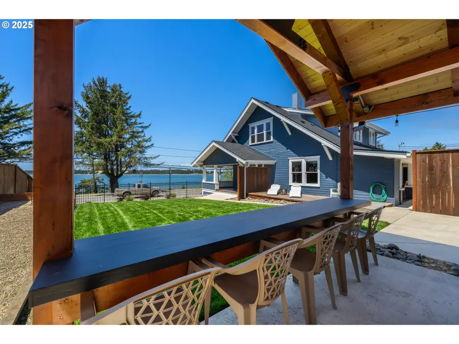 363 S Empire Blvd, Coos Bay, OR 97420 - #2