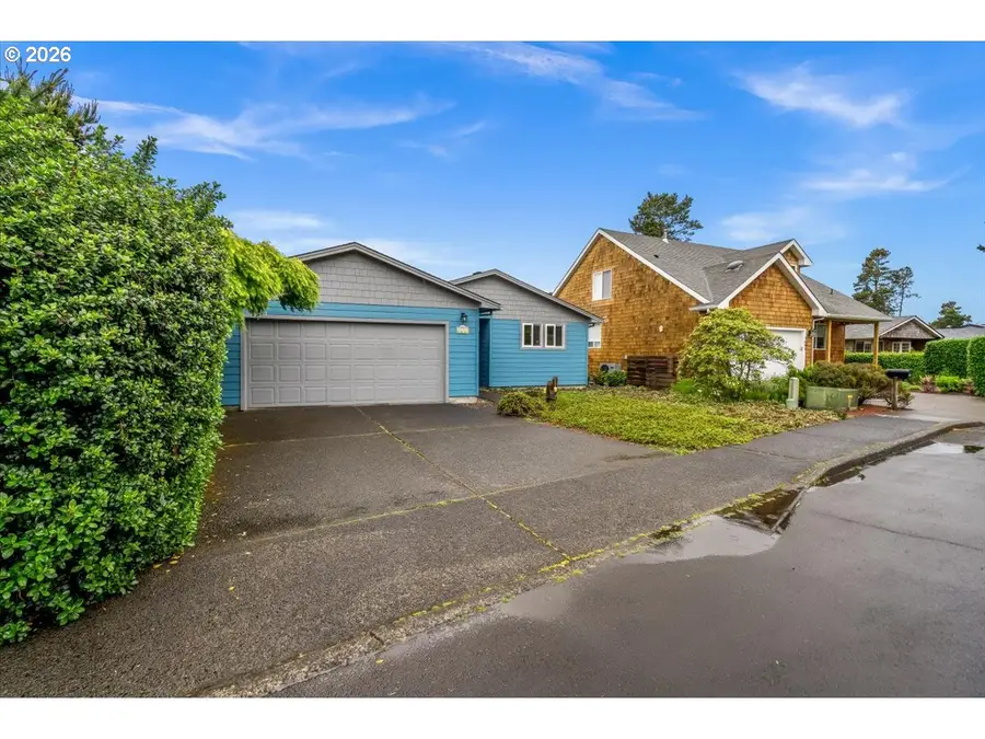 1658 S Edgewood St, Seaside, OR 97138 - #3