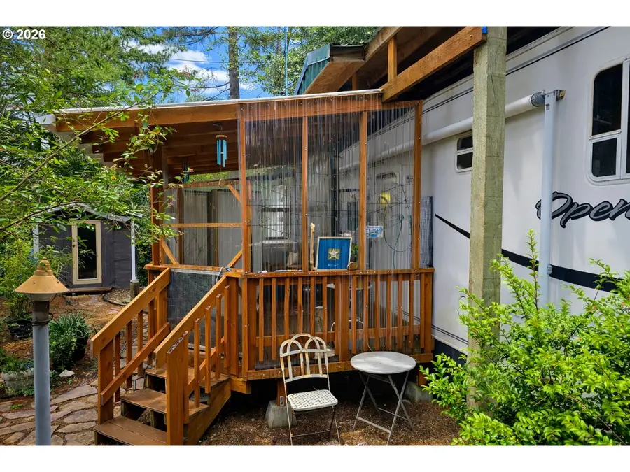 49 Easy St, Florence, OR 97439 - #3