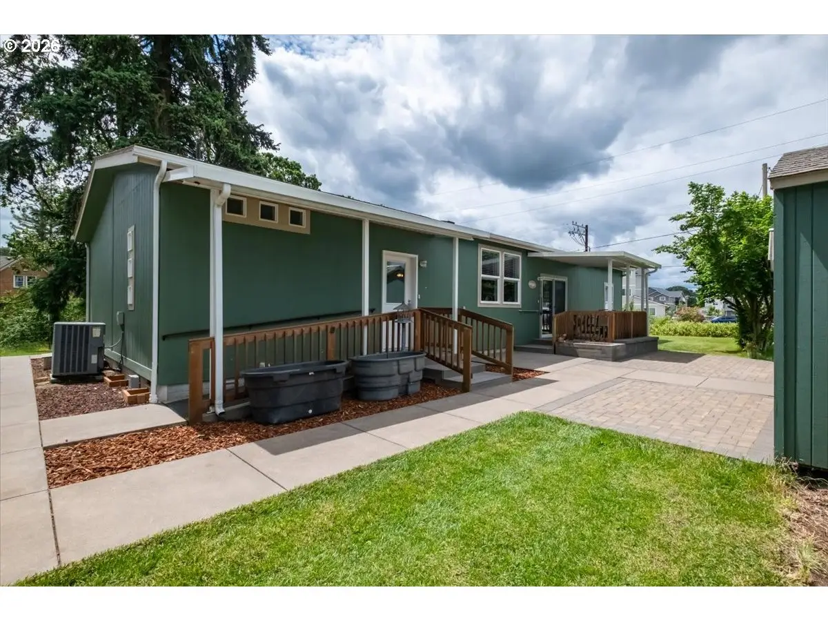 1017 N 2nd St, Jefferson, OR 97352 - #1