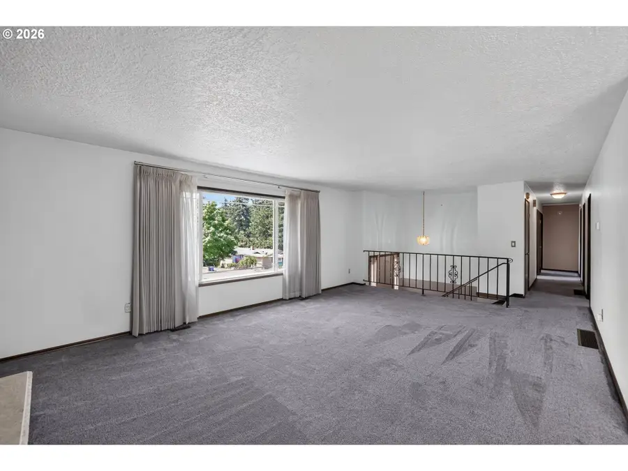 3575 NE 4th St, Gresham, OR 97030 - #2