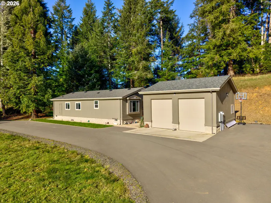 66017 N Bay Rd, North Bend, OR 97459 - Image #2