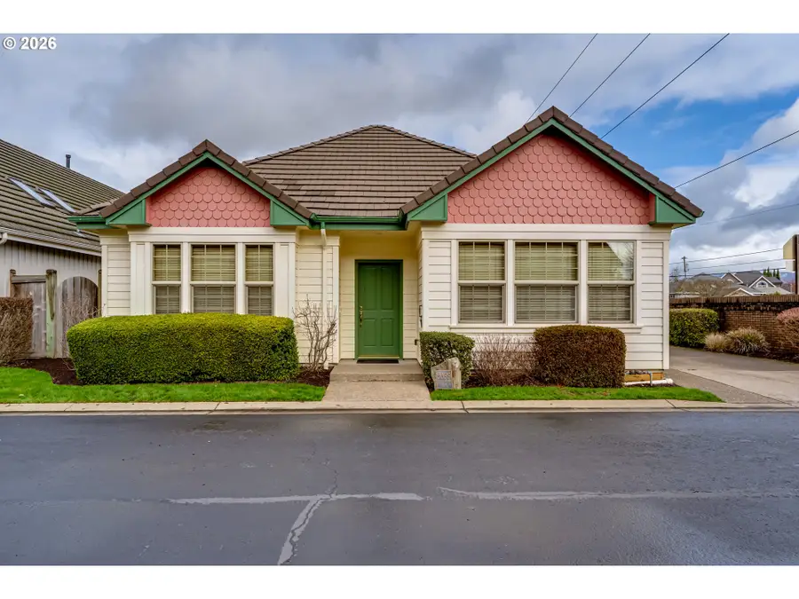 2099 Lake Shore Dr, Eugene, OR 97408 - #2