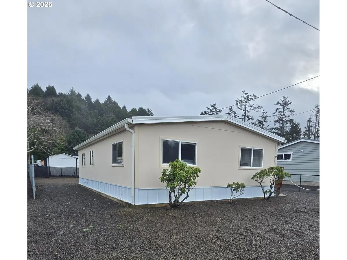 624 S Dolphin St S, Rockaway Beach, OR 97136 - Image #1