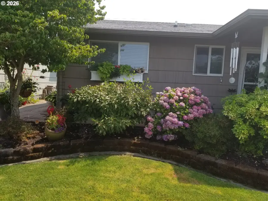 1930 Sallal Rd, Woodburn, OR 97071 - #3