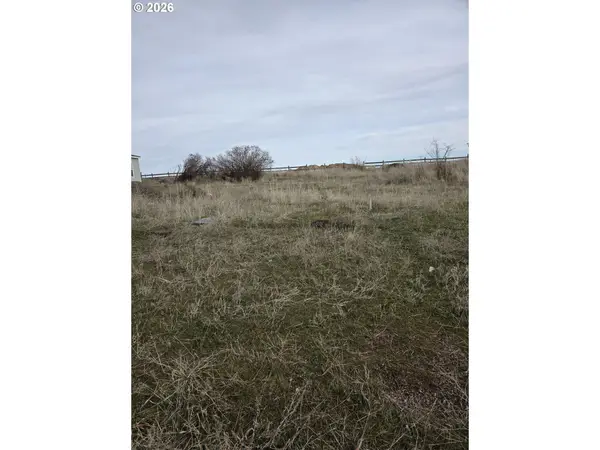 S Bryan St, Condon, OR 97823