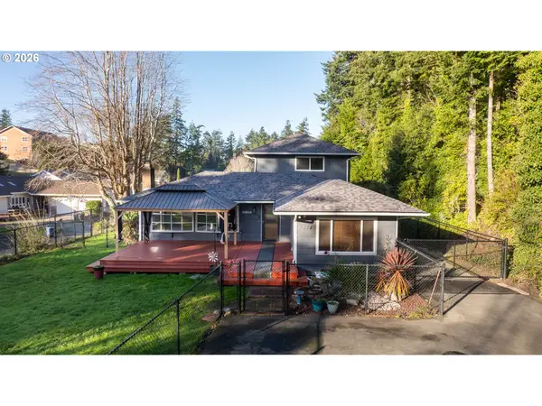 2324 13th St, NorthBend, OR 97459