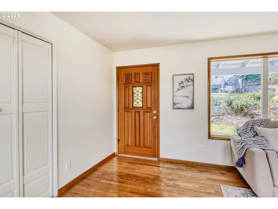 5767 Terrace Dr, West Linn, OR 97068 - #3