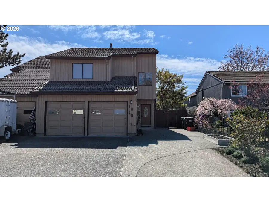 4040 SE Wynnwood Dr, Hillsboro, OR 97123 - #3