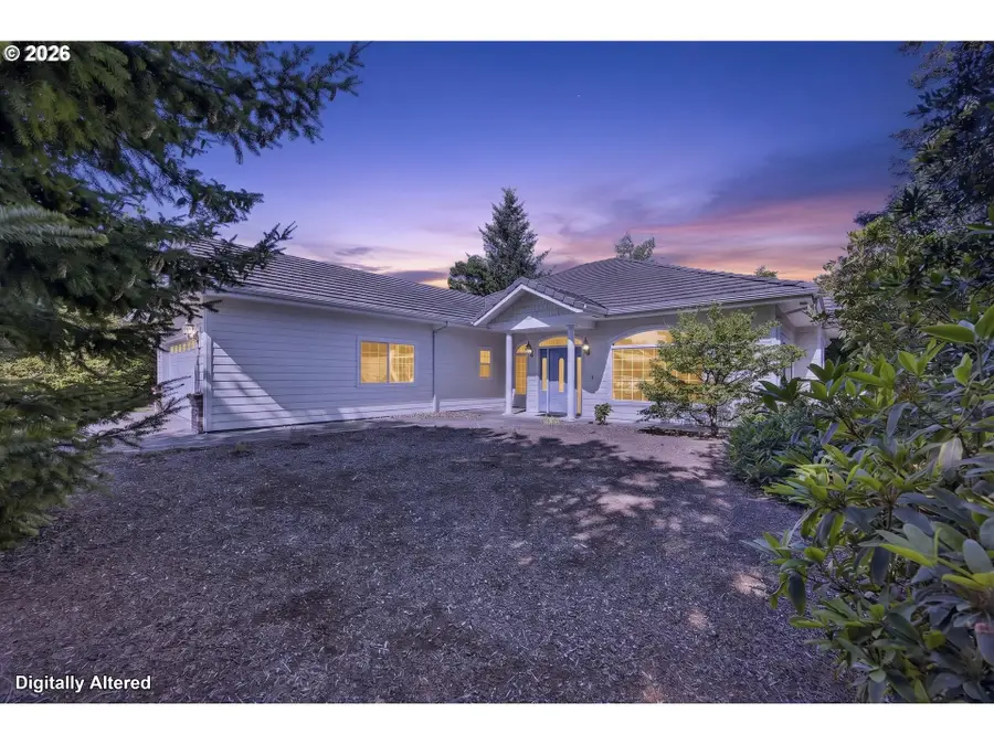 131 Shoreline Dr, Florence, OR 97439 - #2