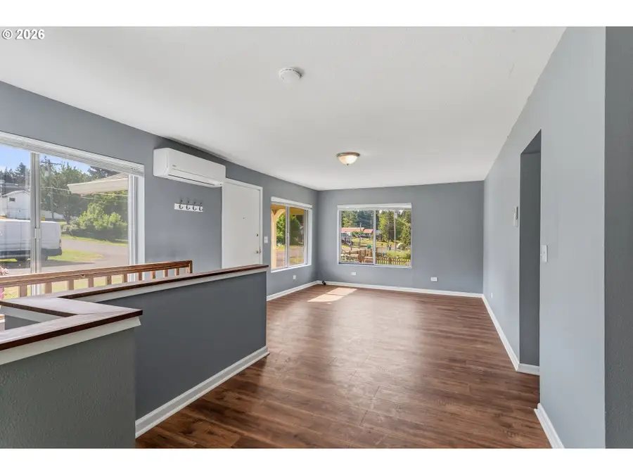 998 1st Ave, Vernonia, OR 97064 - #3