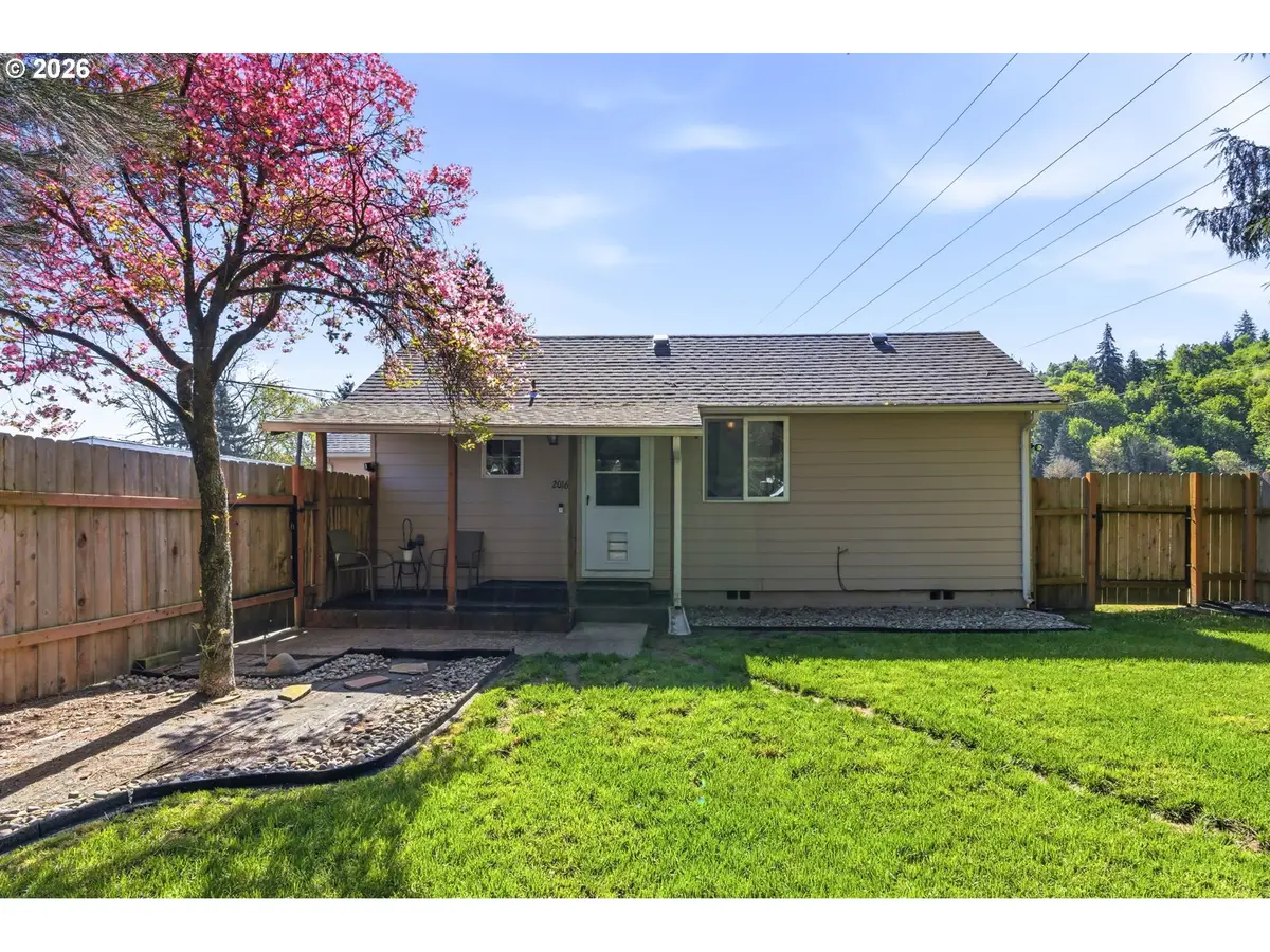 2016 42nd Ave, Longview, WA 98632 - #1