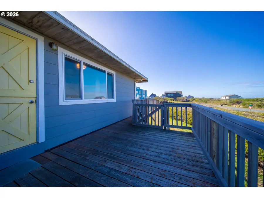 93899 Miner Dr, Wedderburn, OR 97444 - #3