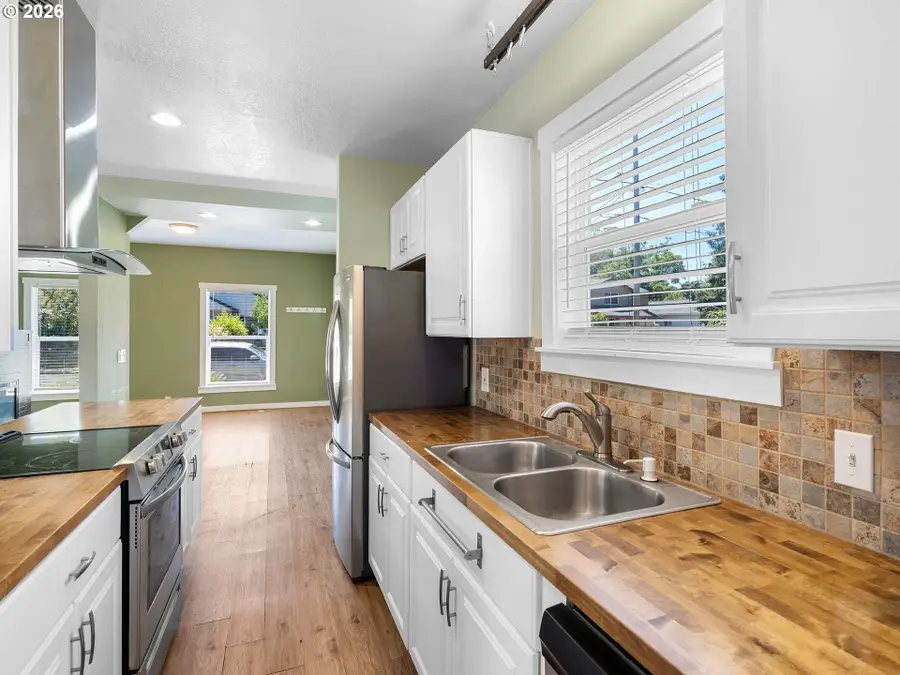 5909 SE Carlton St, Portland, OR 97206 - #2