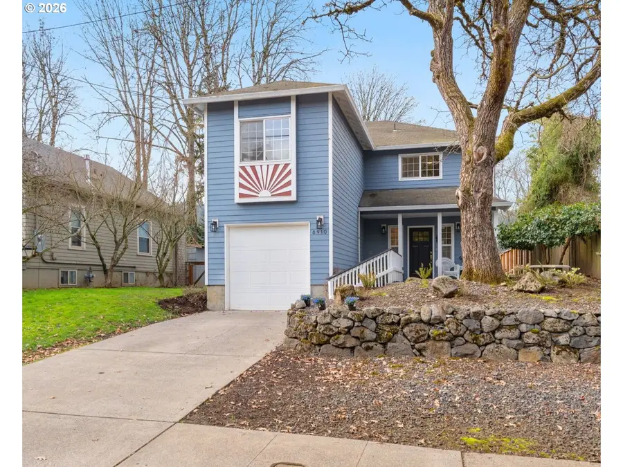 8910 N Edison St N, Portland, OR 97203 - #2