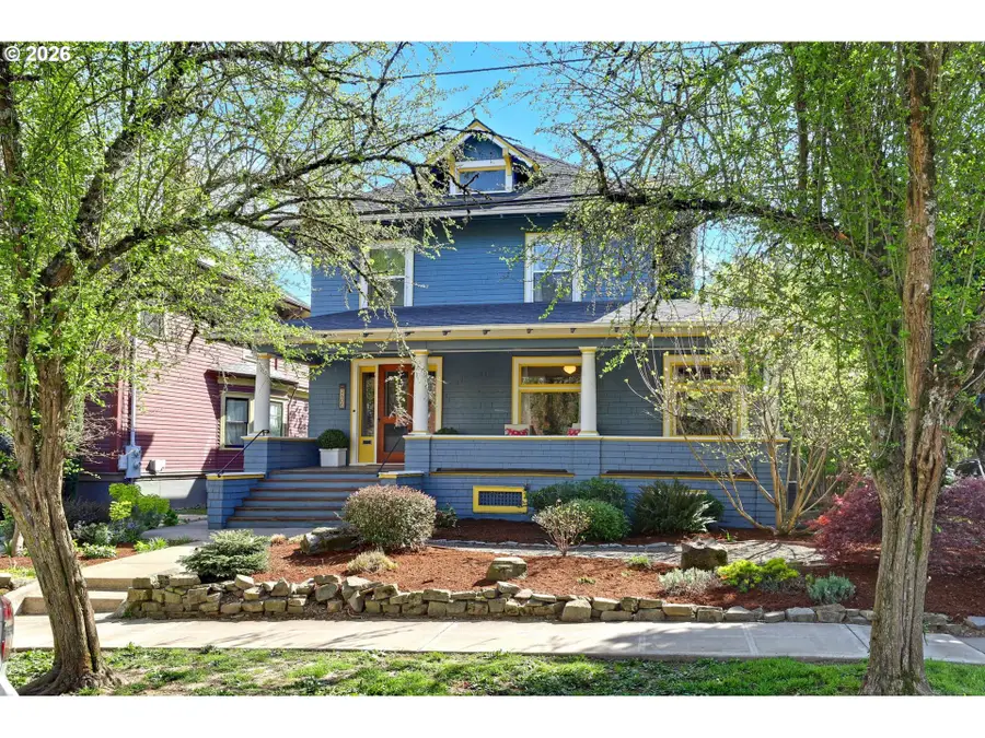 2406 NE Halsey St, Portland, OR 97232 - #3