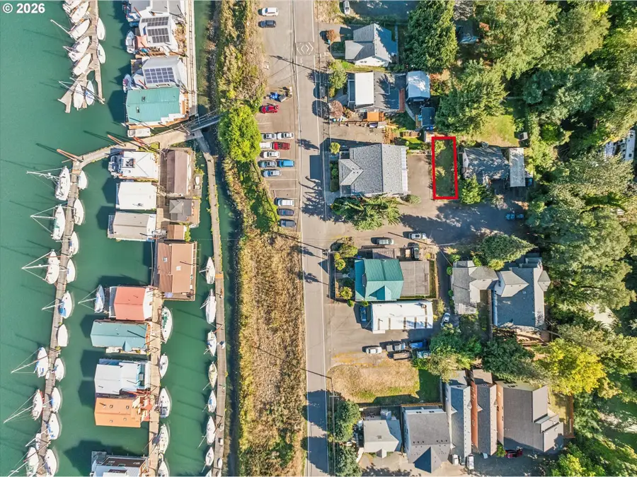 2 12 NE Bridgeton Rd, Portland, OR 97211 - #2