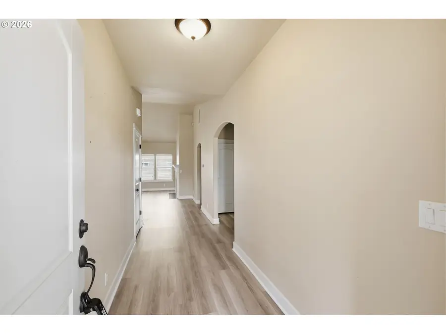 956 Kaylee Ave, Junction City, OR 97448 - #3