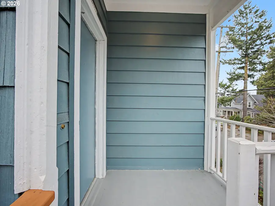 2220 SE Yamhill St, Portland, OR 97214 - #3