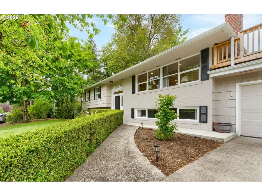 8925 SW Caroline Dr, Portland, OR 97225 - #3