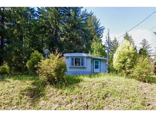 5525 Buck Lake Rd, Florence, OR 97439