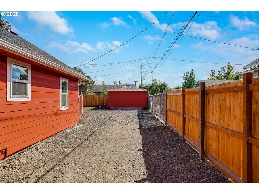 856 Highland Ave Ne, Salem, OR 97301 - Image #2