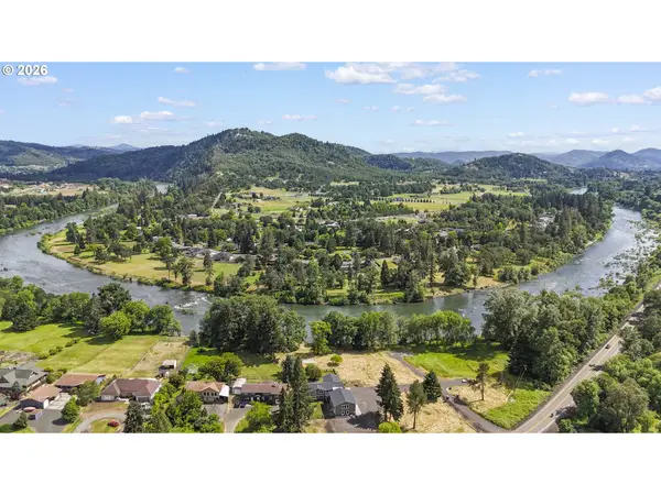 2150 Del Rio Rd, Roseburg, OR 97471