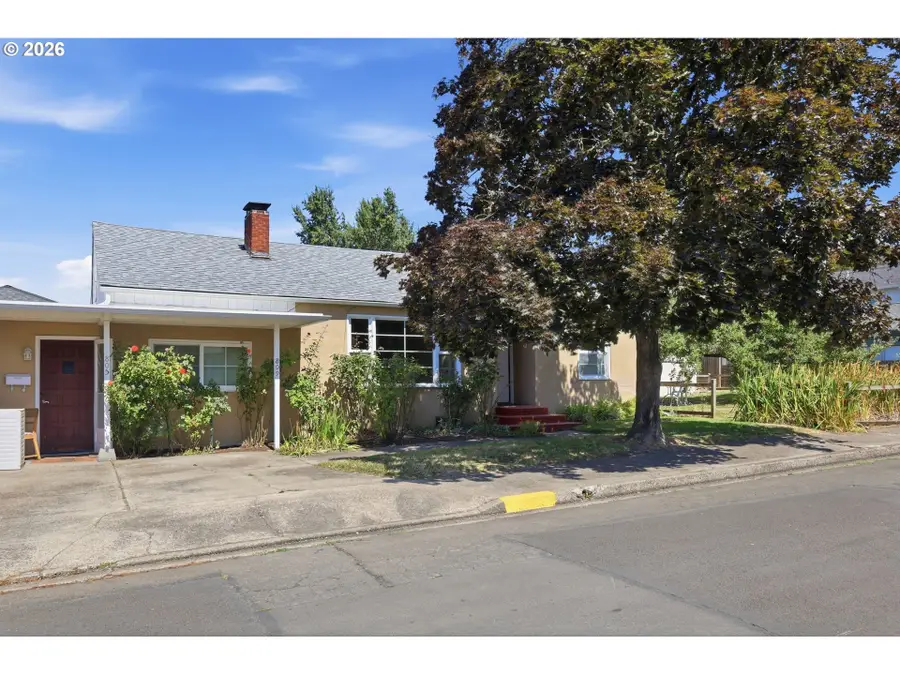 805 E 29th Ave, Eugene, OR 97405 - #2