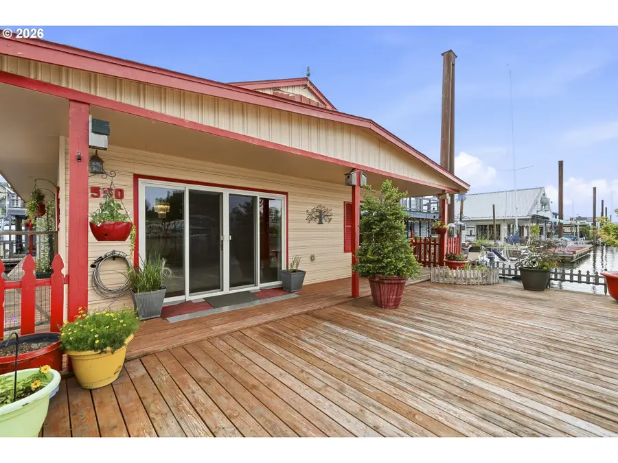 550 N Tomahawk Island Dr., Portland, OR 97217 - #2