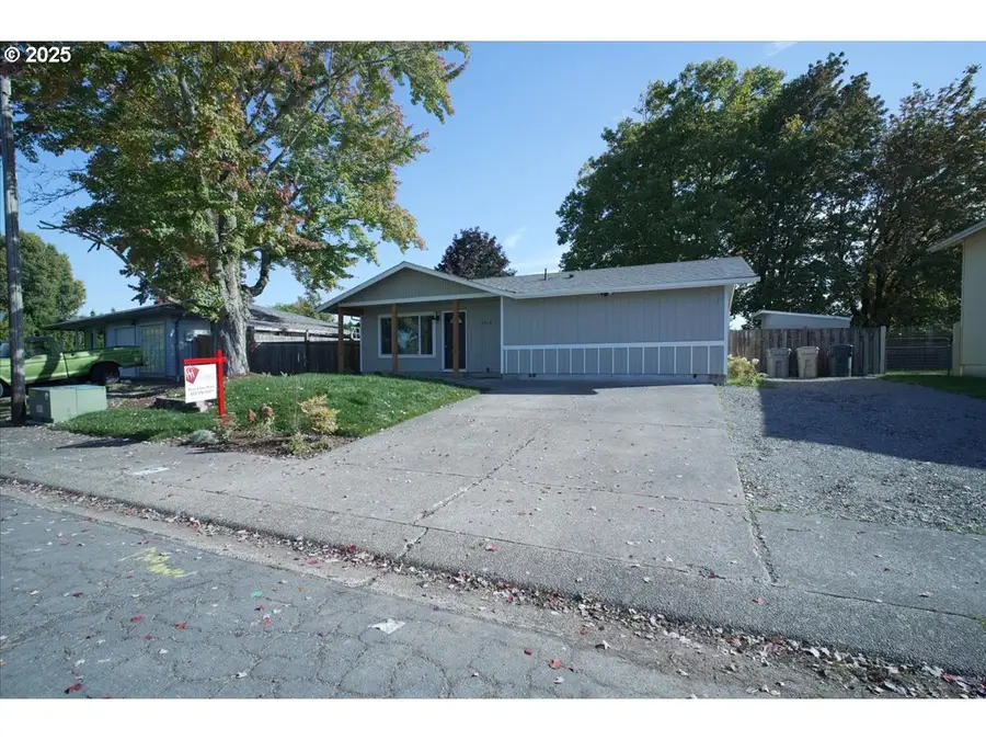 2419 SE Ermine St, Albany, OR 97322 - Image #2