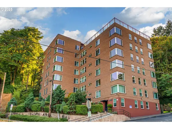 1205 SW Cardinell Dr #302, Portland, OR 97201