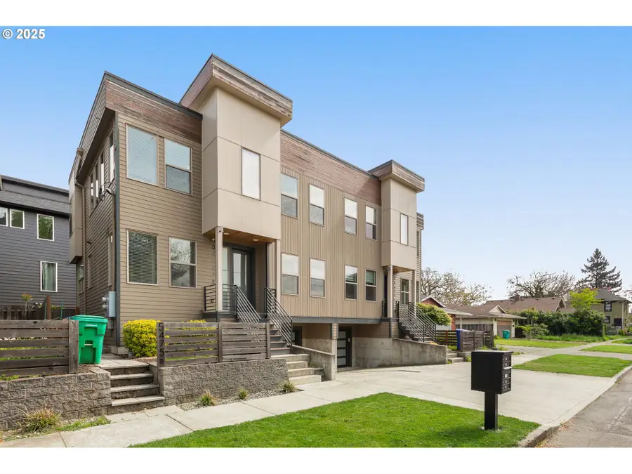5475 N Bowdoin St #A, Portland, OR 97203 - Image #2