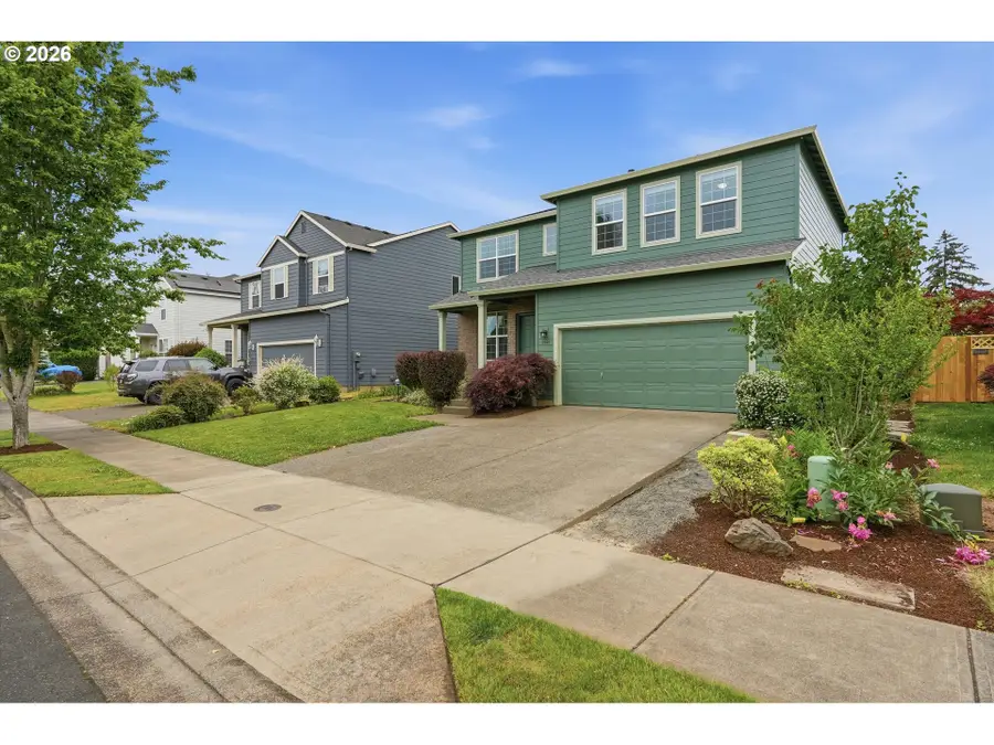 2536 Edgewater Dr, Woodburn, OR 97071 - #3