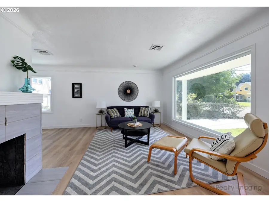1637 Hawthorne St, Forest Grove, OR 97116 - #3
