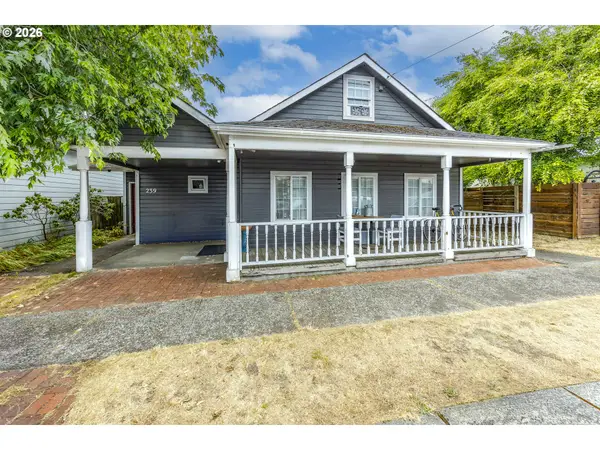239 Maple St, Florence, OR 97439