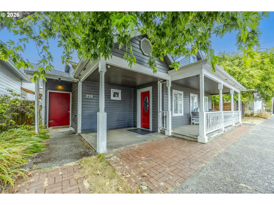 239 Maple St, Florence, OR 97439 - #3