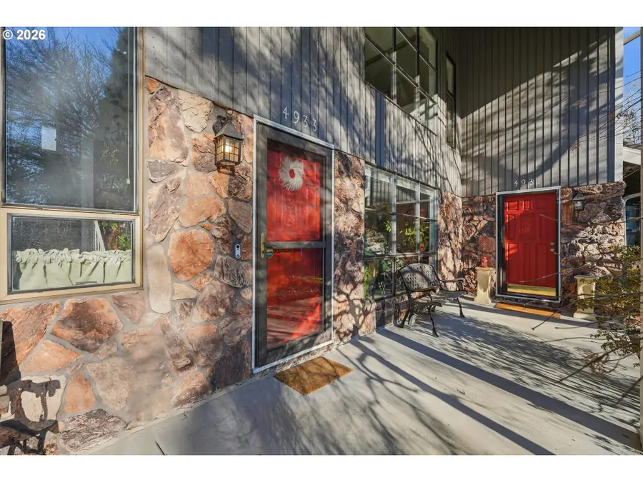 4933 SW Chestnut Pl, Beaverton, OR 97005 - Image #2