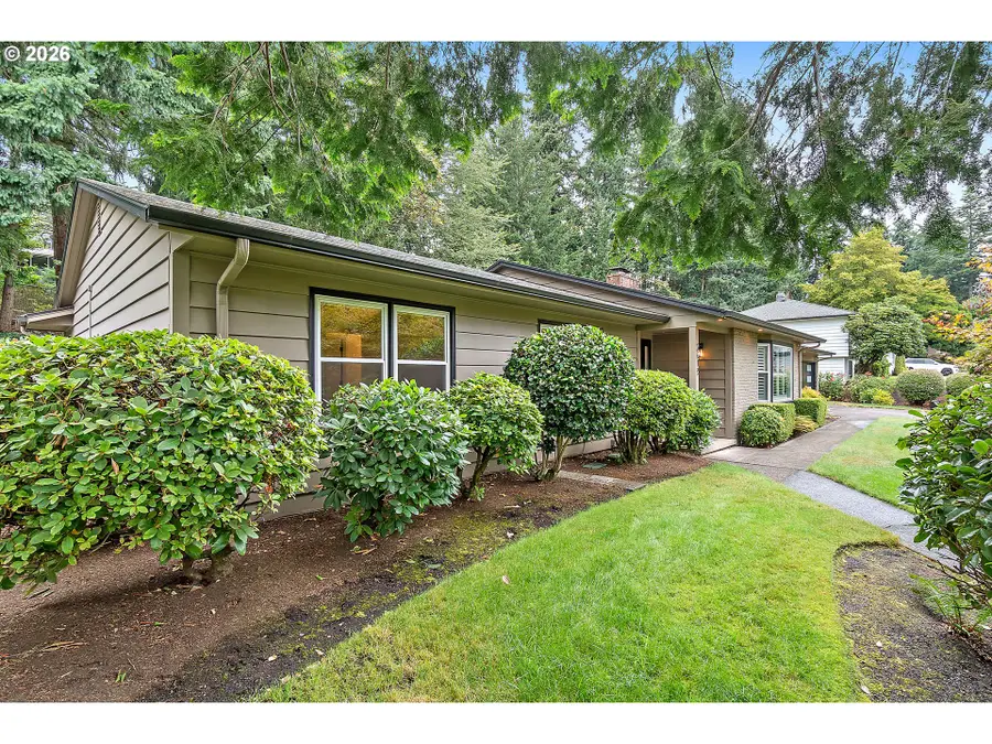 2615 SW Scenic Dr, Portland, OR 97225 - #2