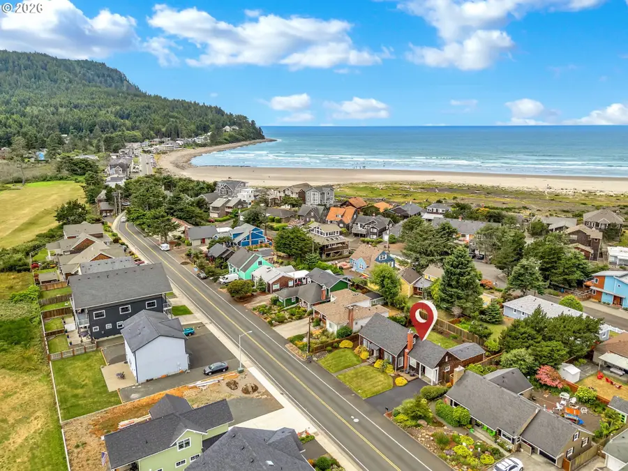 2390 S Edgewood St, Seaside, OR 97138 - #3