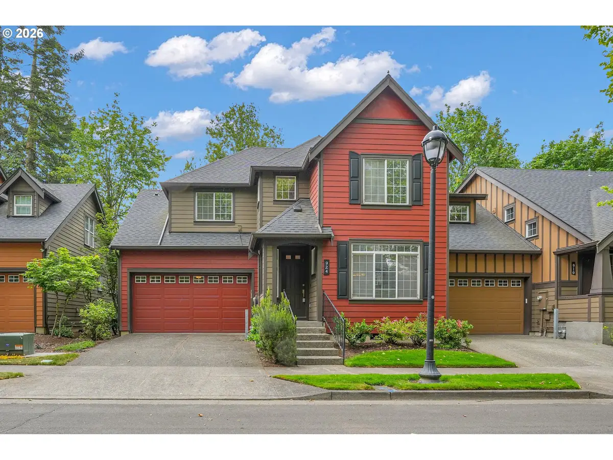 924 NE 73rd Ave, Hillsboro, OR 97124 - #1