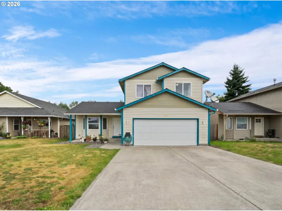 730 Bozarth Ave, Woodland, WA 98674 - #2