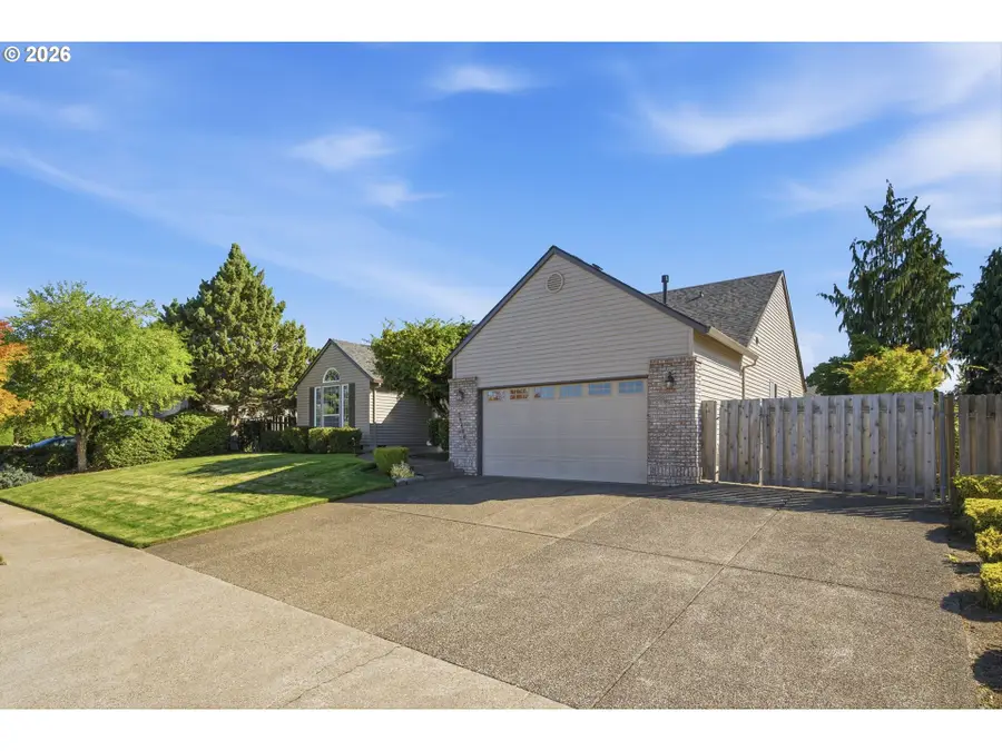 19404 Vincent Dr, Oregon City, OR 97045 - #3