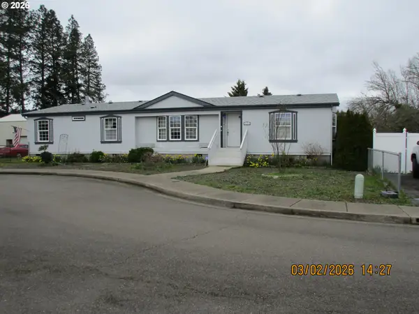 323 Easy St, Sutherlin, OR 97479