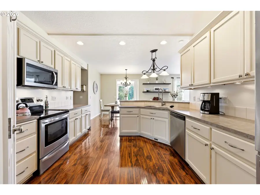 518 W 12th Way, La Center, WA 98629 - #2