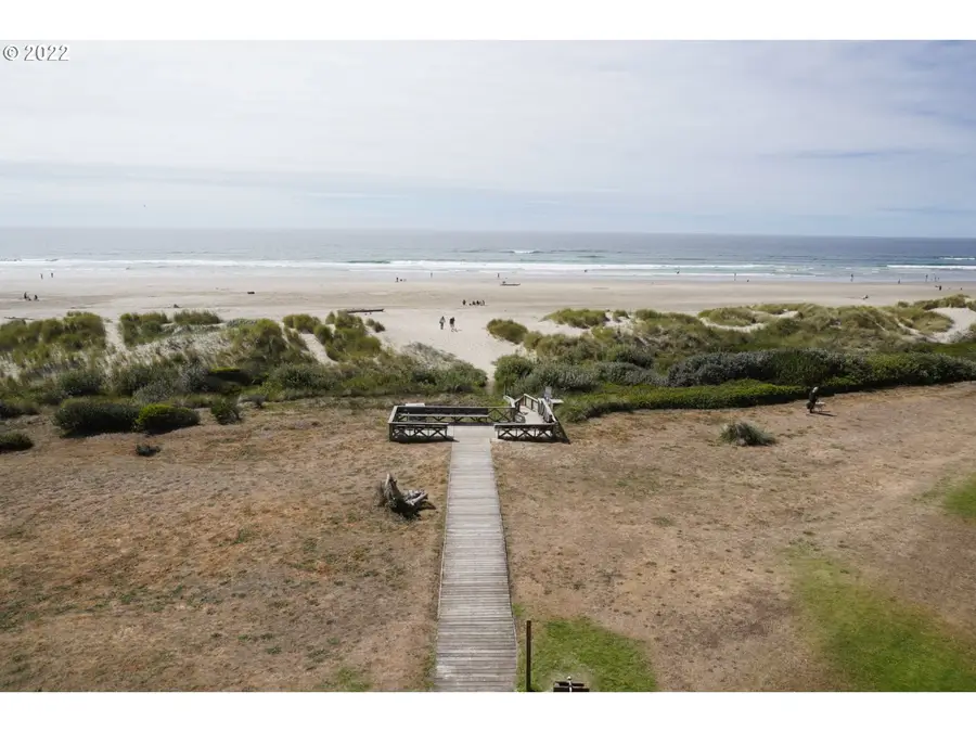 88416 1st Ave #401, Florence, OR 97439 - #3