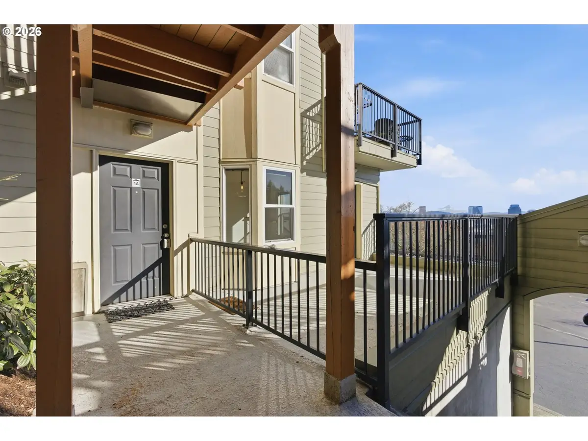 325 NW Uptown Ter #1A, Portland, OR 97210 - Image #1