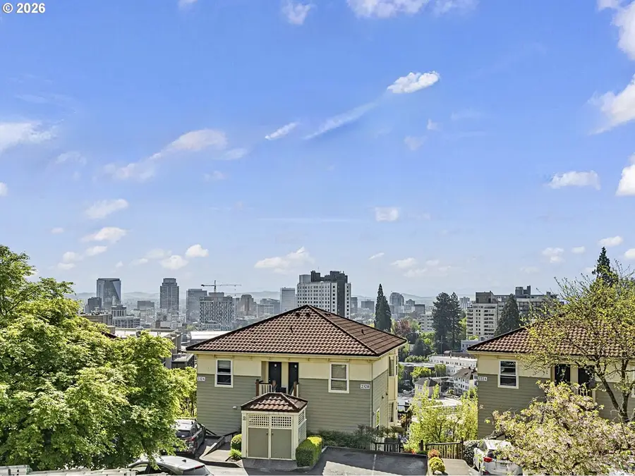 325 NW Uptown Ter #1A, Portland, OR 97210 - Image #2