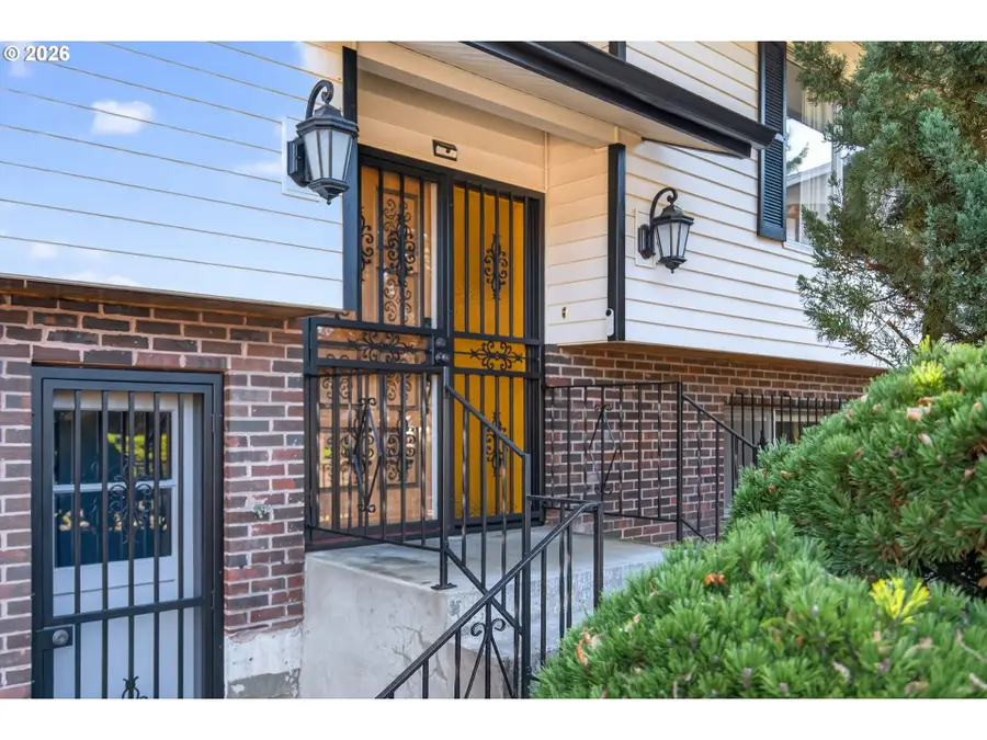 820 NE 168th Pl, Portland, OR 97230 - #3