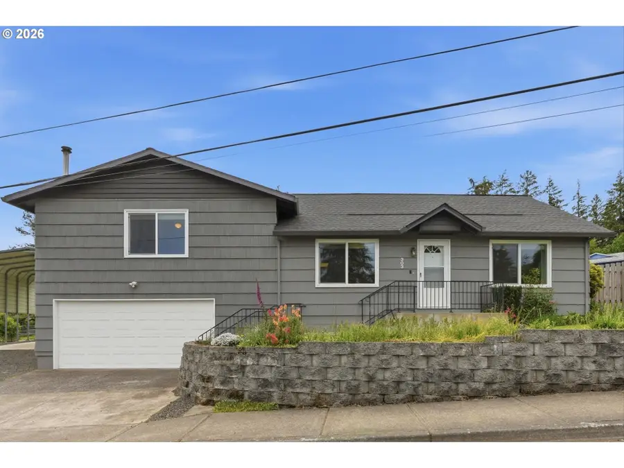 303 Trail St, Gaston, OR 97119 - #2